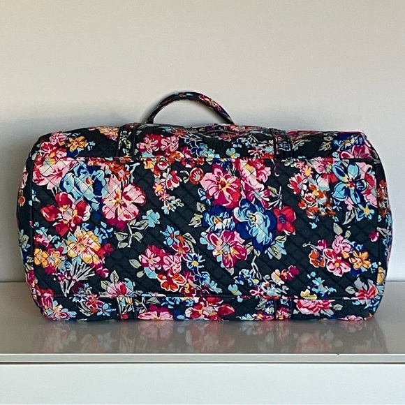 EUC Vera Bradley Large Grey Travel Duffel Bag Pretty Posies 21"L x 11"H x 11"D - Picture 6 of 16